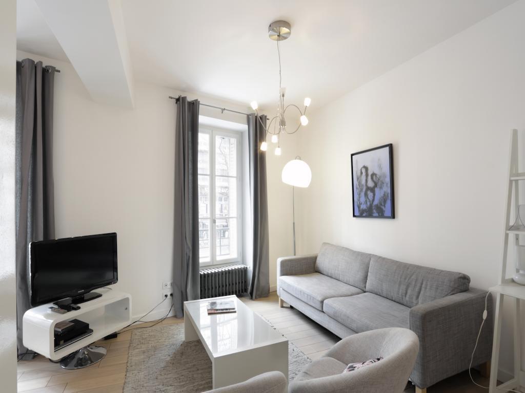 Sleek Apartments near Saint Germain Parijs Buitenkant foto